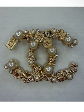 Chanel Gold Classic Pearl Crystal Cc Logo Pin Brooch